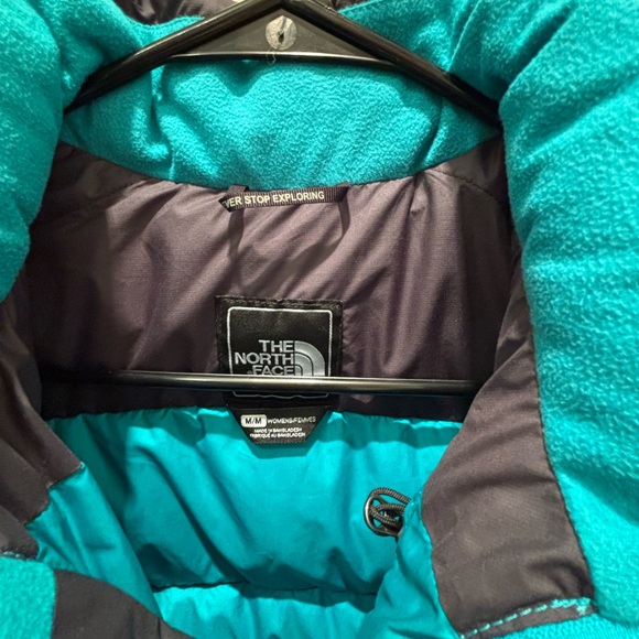 The North Face Teal and Black Jacket - Picture 3 of 3